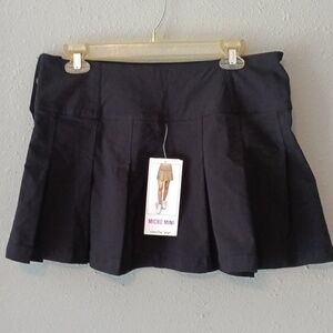 Vanilla Star pleated mini skirt